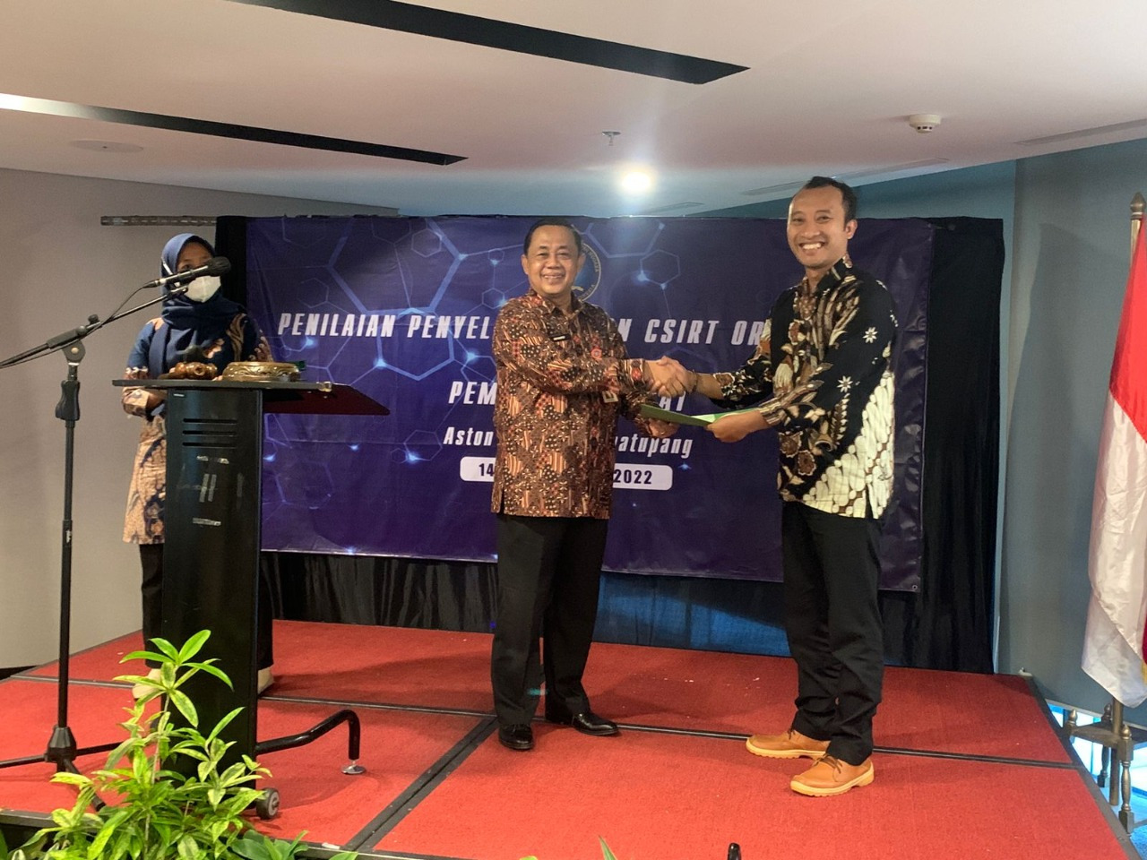 Kemendikbudristek Raih Penghargaan Atas Capaian Tingkat Maturitas Penanganan Insiden Keamanan Siber