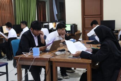 WhatsApp Image 2023 02 24 at 13.45.45 Siswa Kelas 12 Ikuti Uji Kompetensi, Siap Terjun Ke Industri