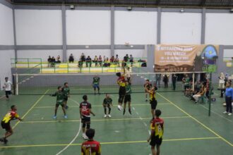WhatsApp Image 2023 10 16 at 23.38.44 1144662a TIM BOLA VOLI SMK ISVIL MENANGKAN KOMPETISI NITRACKERS 2023
